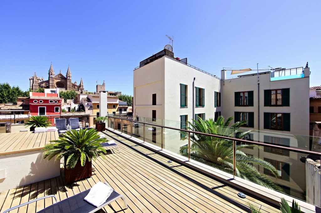 Rooftop view hotel tres
